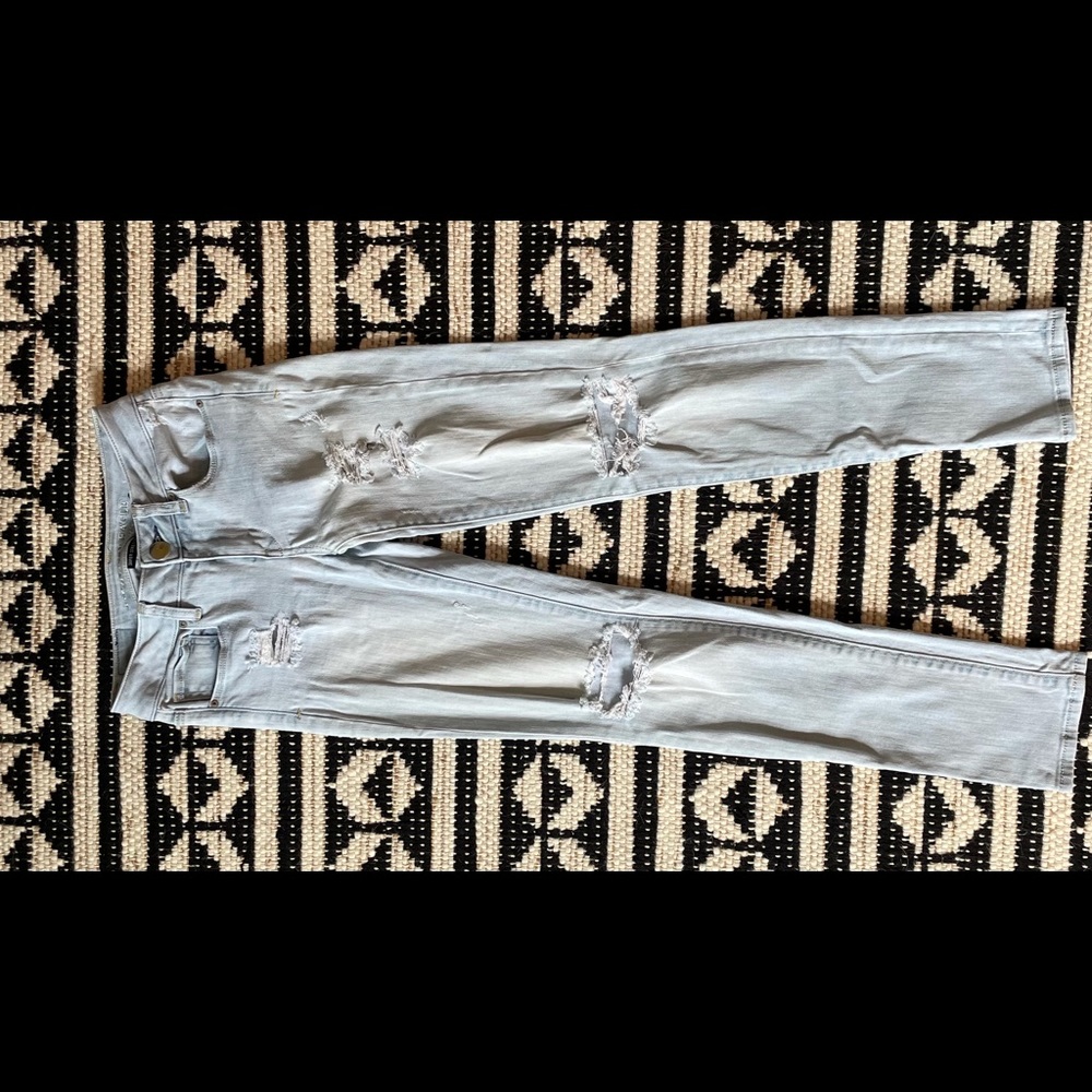 AEO light wash super stretch denim. Size 00